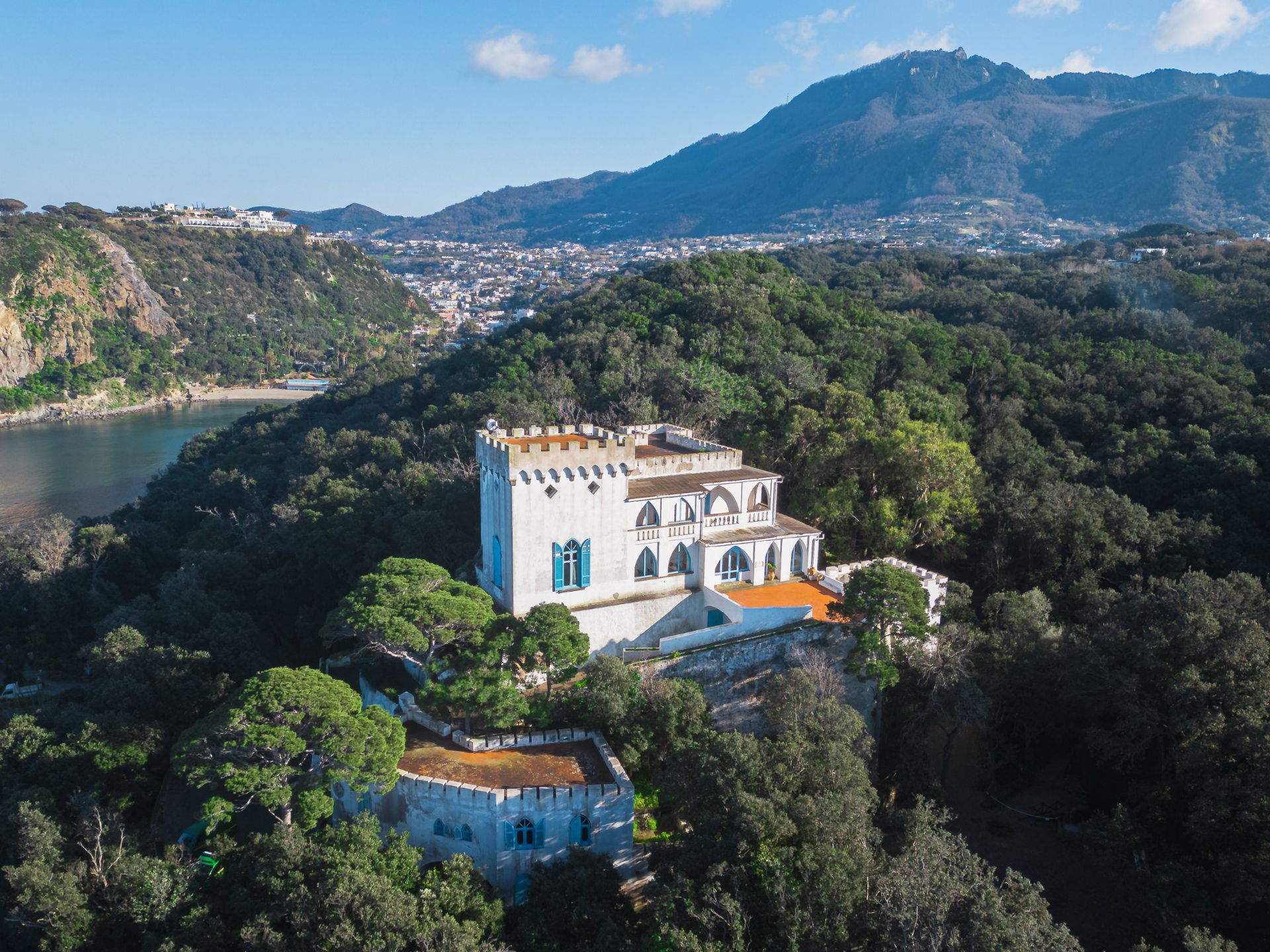 Villa la Colombaia immersa nella natura di Ischia